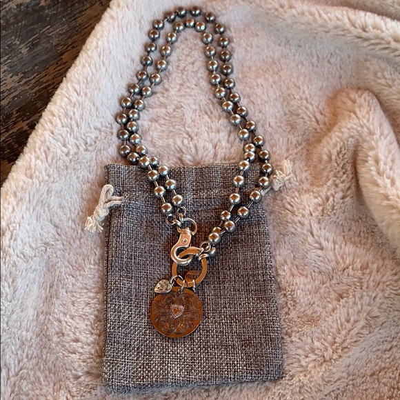 Lizou Silver Necklace - Picture 2 of 3